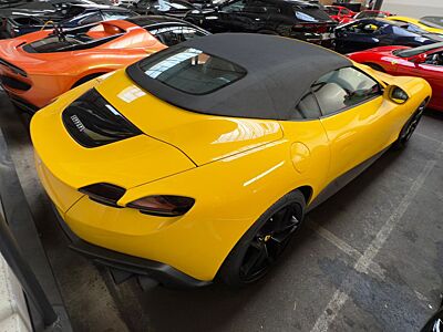 Ferrari Roma Spider | MagneRide | 1. Hd. | 360° | Sitzbe