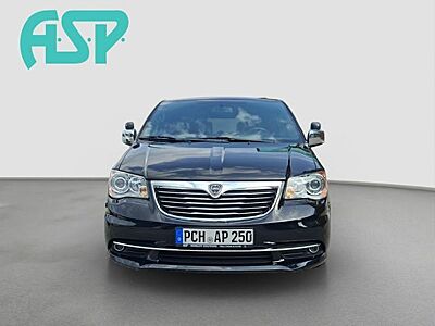 Chrysler Voyager S Paravan Rollstuhlumbau