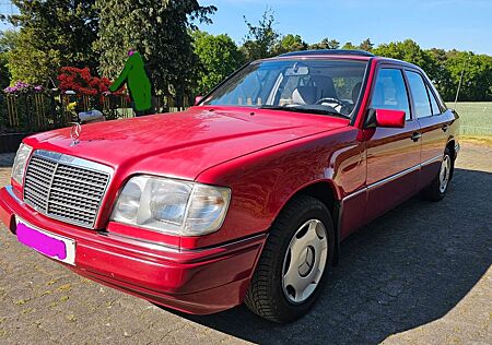 Mercedes-Benz 200 D