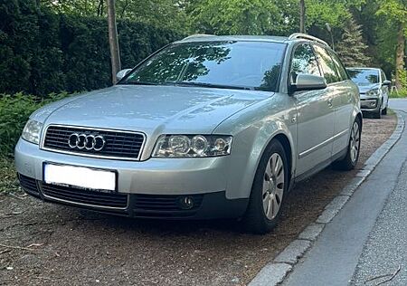 Audi A4 2.0 Mtronic Avant Leder Klimaaut. PDC Navi 2Hd