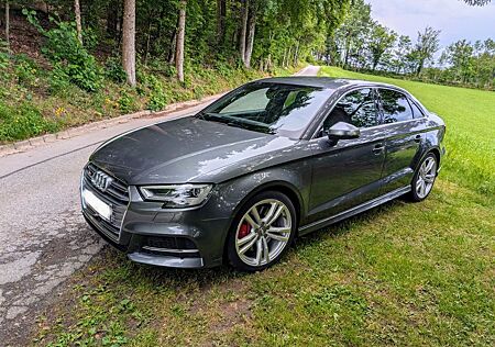 Audi S3 2.0 TFSI S tronic quattro - Daytonagrau