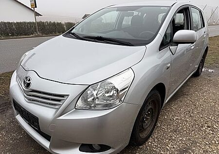 Toyota Verso Life