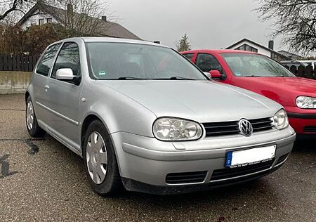 VW Golf Volkswagen 2.0 8-fach Bereift