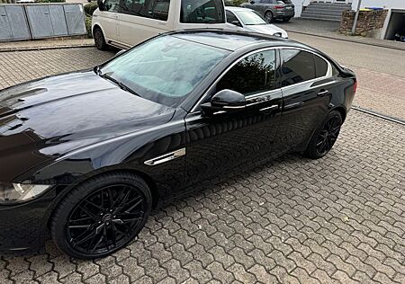 Jaguar XE 20d 180PS Prestige Automatik Prestige