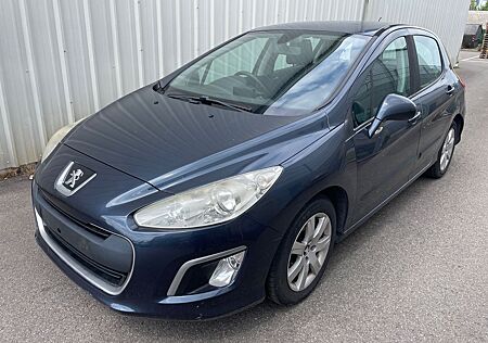 Peugeot 308 Access Klima/Navi/Euro5/ Rechtslenker