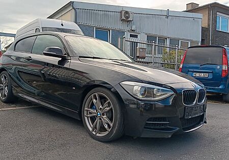 BMW M135i M-PERFORMANCE BI-XENON NAVI LEDER