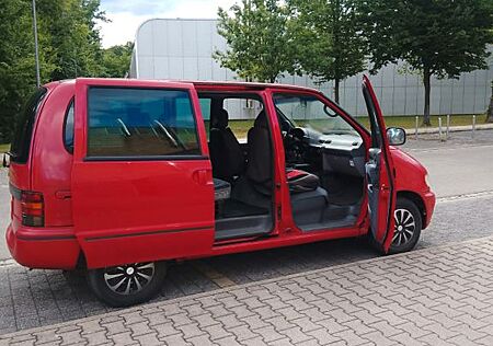 Nissan Serena 1.6 SLX