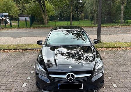 Mercedes-Benz CLA 200 Shooting Brake CLA 200 d 4MATIC DCT ...