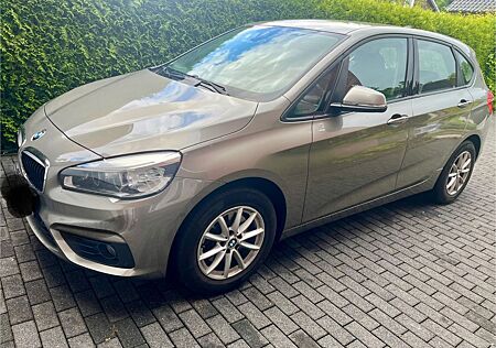 BMW 2er 220 Active Tourer 220i -