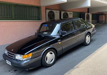 Saab 900