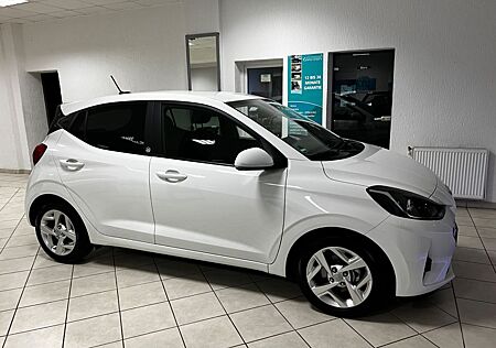 Hyundai i10 Edition 30 Navi CarPlay LED PDC Spurassiss.