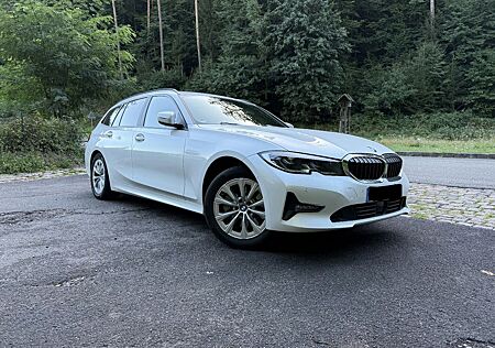 BMW 330d xDrive Touring DAP, PDC, AHK, SHZ, LED