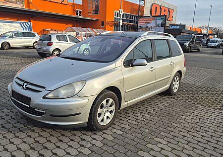 Peugeot 307 Prémium 110 Automatik Standhzg.