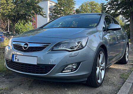 Opel Astra J 1.6 Turbo 179PS I Xenon I 91.600 km