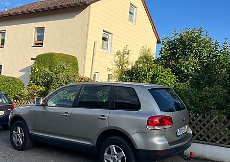 VW Touareg Volkswagen 3.0 V6 TDI Tiptronic Standard