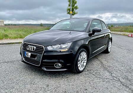 Audi A1 2.0 TDI *NAVI*PDC*TEMPOMAT*SHZ*8xREIFEN*