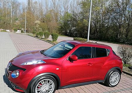 Nissan Juke 1.6 16v Tekna 8 Fach bereift