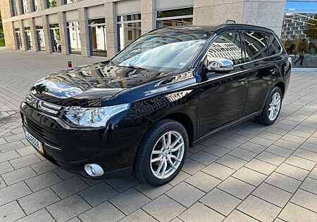Mitsubishi Outlander 2.2 DI-D ClearTec 2WD TÜV Neu Mai 2027