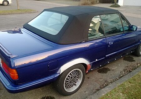 BMW 325i Cabrio zu restaurieren