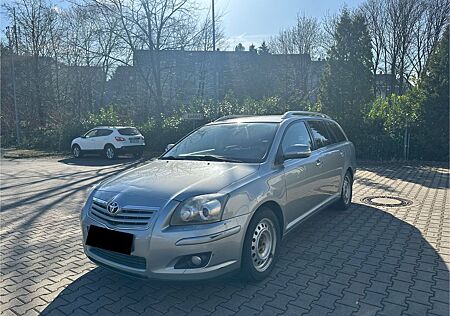 Toyota Avensis Combi 2.0D *AHK*