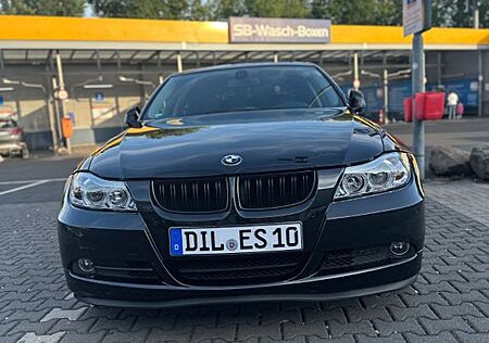 BMW 320i -