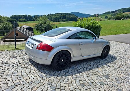 Audi TT Coupe 1.8T 132 kW -