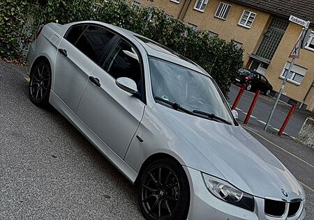 BMW 320i -