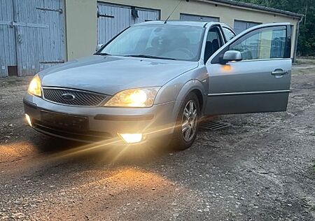 Ford Mondeo 2,0 Ghia, TÜV NEU, VIELE NEUE TEILE