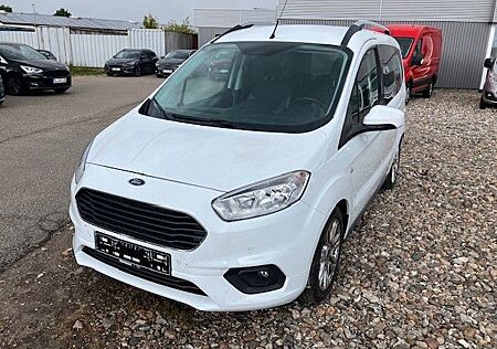 Ford Tourneo Courier Titanium/Navi/DAB+