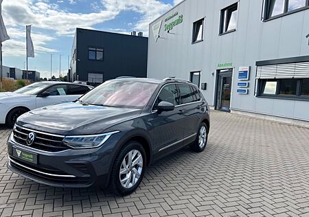 VW Tiguan Volkswagen 1.5 TSI DSG Move Navi AHK LED Kamera SHZ