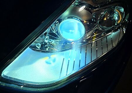 Ford S-Max 2,0 TURBO 203 PS Titan- AT- TÜV 12.27 NAVI