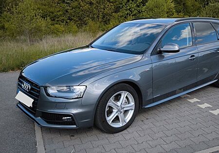 Audi A4 Avant 2.0 TDI Ambition * S-Line Exterieur *