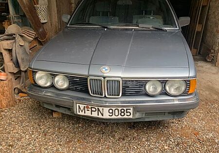 BMW 732i