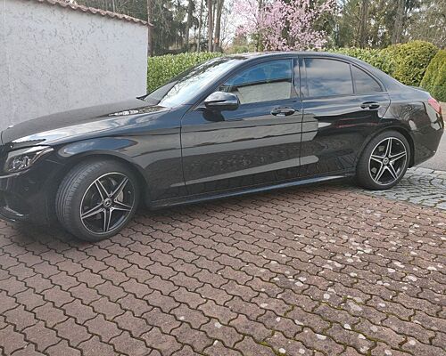 Mercedes-Benz C 220 d 4MATIC AMG Line Autom. AMG Line