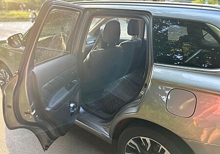 Mitsubishi Outlander 2.4 MIVEC PLUG-IN HYBRID 4WD Top Top