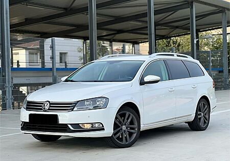 VW Passat Volkswagen Kombi / Automatik / DSG / CNG Benzin