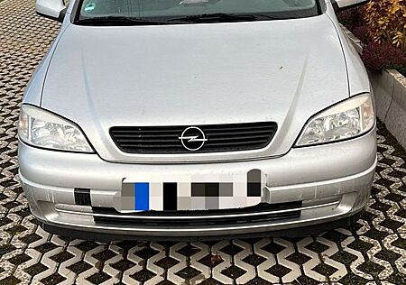 Opel Astra 1.6 - Mit Zubehör