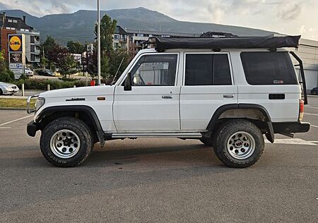 Toyota Land Cruiser LJ79