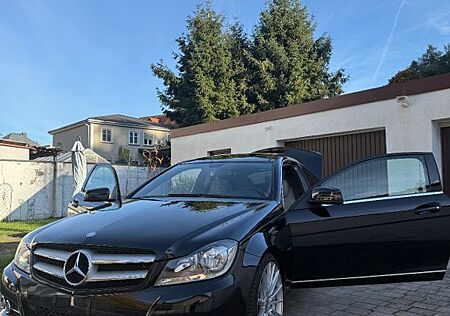 Mercedes-Benz C 250 W204 Coupé Autom. -
