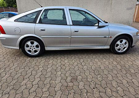 Opel Vectra 1.8 16V Edition 100 Klima Wenig Km