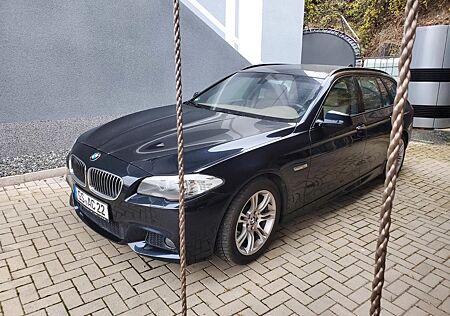 BMW 530d Touring A -