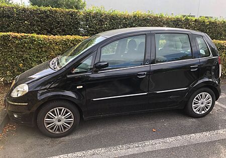 Lancia Musa 1.4 16v Schwarz