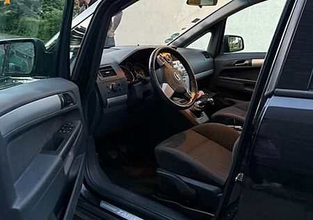 Opel Zafira 1.8 -