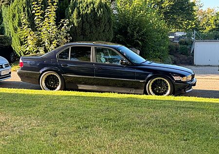 BMW 728i e38 alles eingetragen !