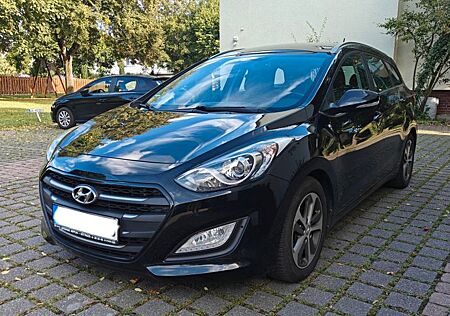 Hyundai i30 blue 1.6 CRDi EURO 6
