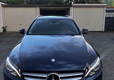 Mercedes-Benz C 350 C350e Plug-in Hybrid AMG AHK LED Panorama