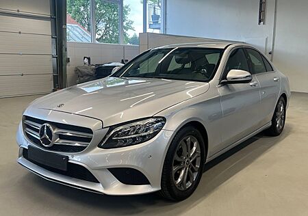 Mercedes-Benz C 180 CGI-Autom-Navi-LED-Kamera-Keyless-Facelift