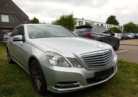 Mercedes-Benz E 220 CDI Aut.BlueEfficiency.Limo.Navi.Elegance.