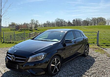 Mercedes-Benz A 180 AMG Line AMG Line