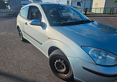 Ford Focus 1.4 - Klima Sitzh. Scheibenh. Tüv Neu